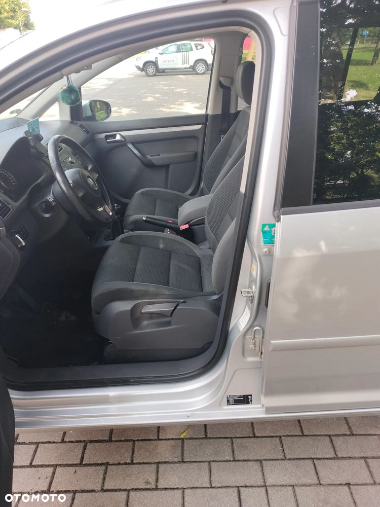 Volkswagen Touran 2.0 TDI DPF BlueMotion Technology Comfortline - 6