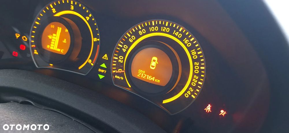 Toyota Auris 1.4 D-4D Terra - 8