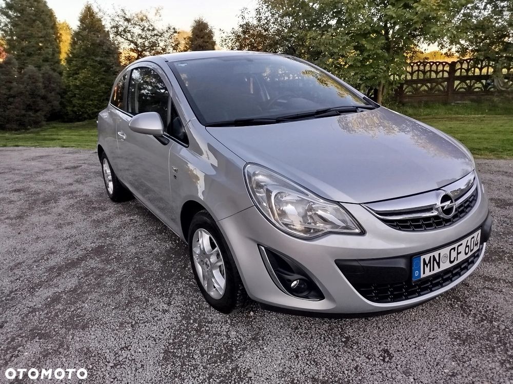 Opel Corsa 1.4 16V 150 Jahre - 18