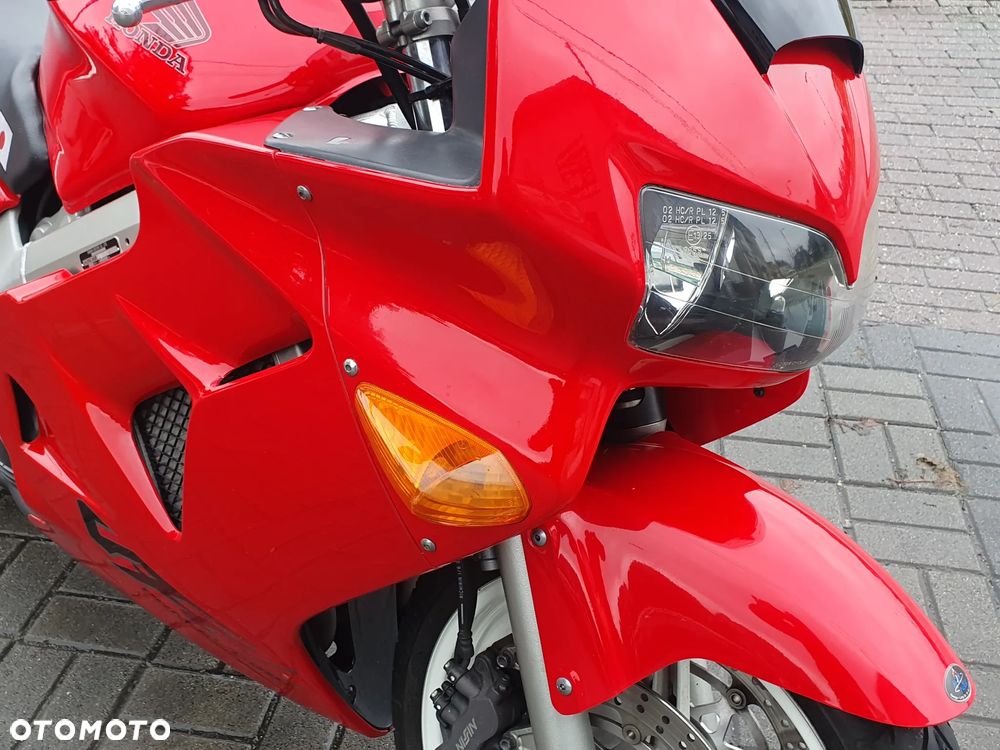 Honda VFR - 4