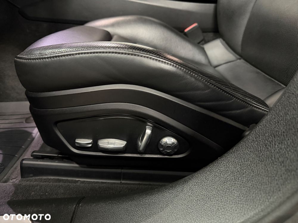 Porsche Panamera Turbo - 24