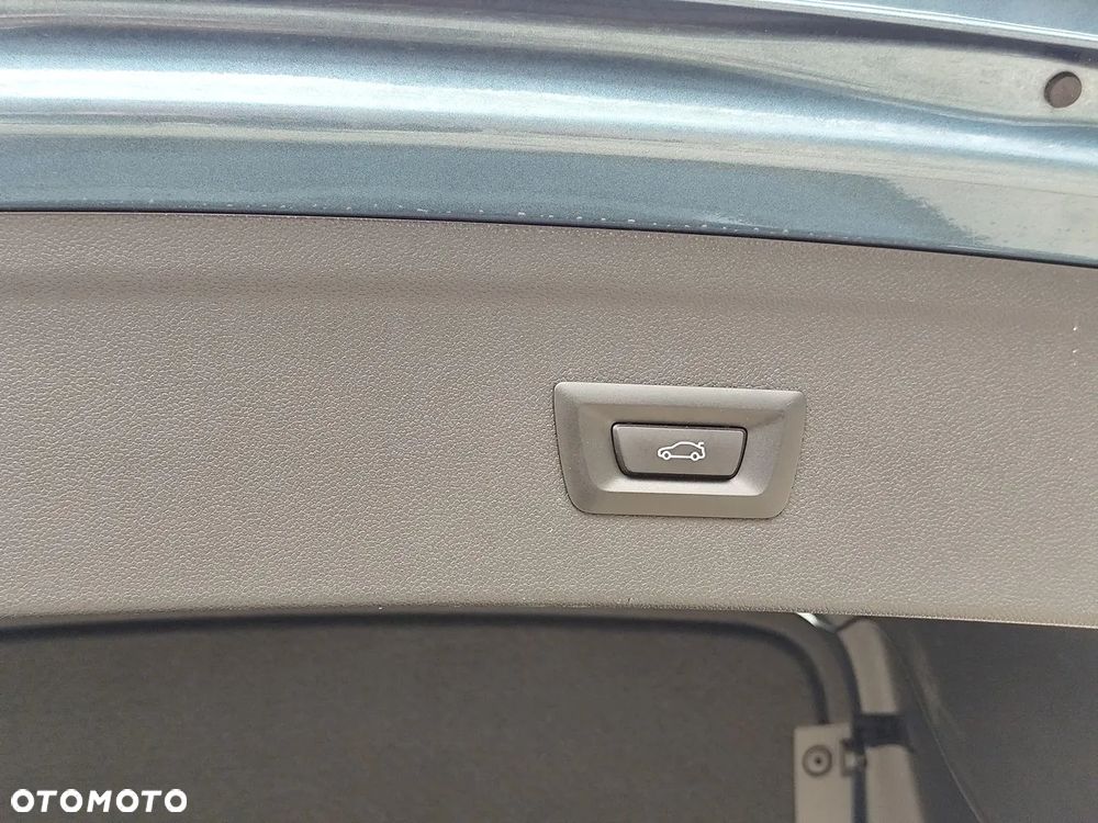 BMW iX xDrive40 76.6kWh Signature - 15