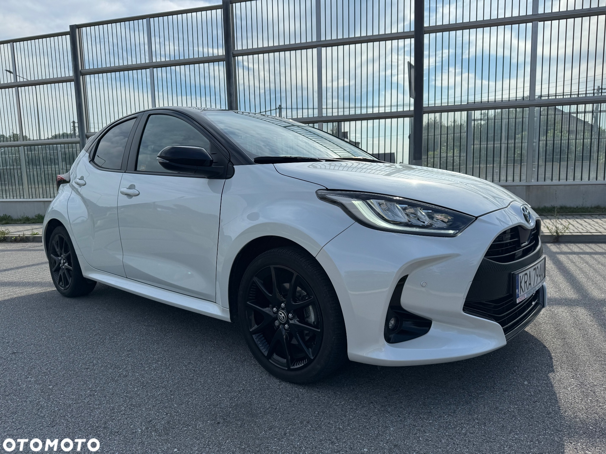 Toyota Yaris Hybrid 1.5 Style - 4