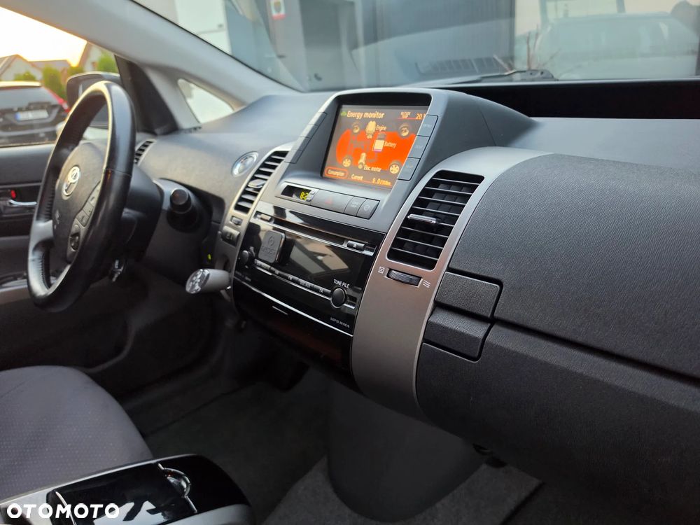 Toyota Prius - 5