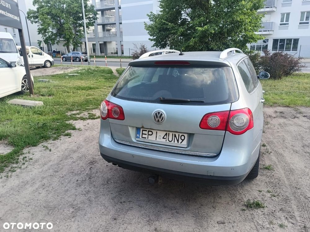 Volkswagen Passat 1.9 TDI Comfortline - 4