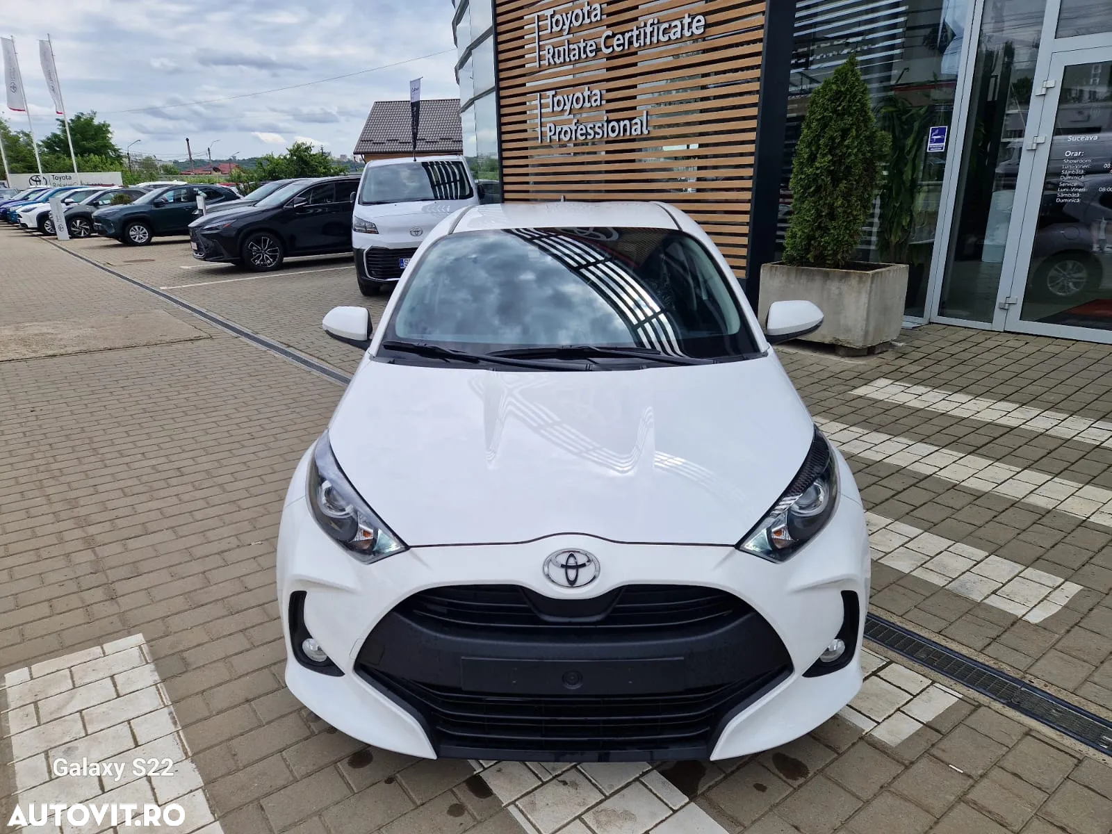 Toyota Yaris 1.5 VVT-i HSD Eco - 2