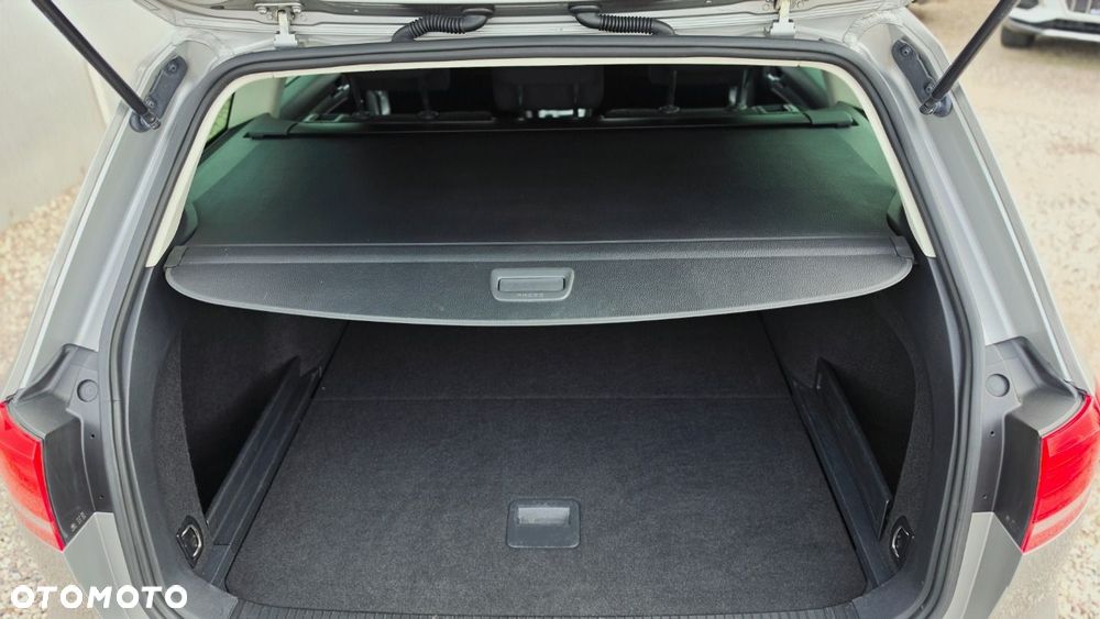 Volkswagen Passat 2.0 TDI SCR DSG Comfortline - 31