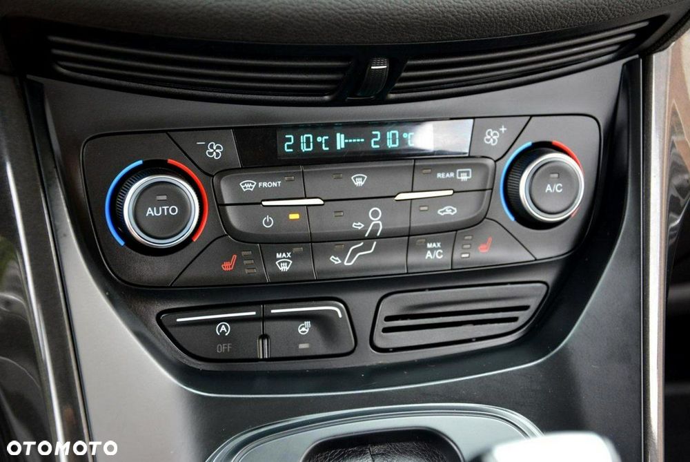 Ford Kuga 2.0 TDCi 4x4 Titanium - 29