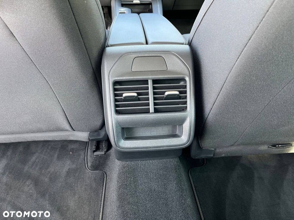 Volkswagen Passat 1.5 TSI ACT mHEV Style DSG - 20