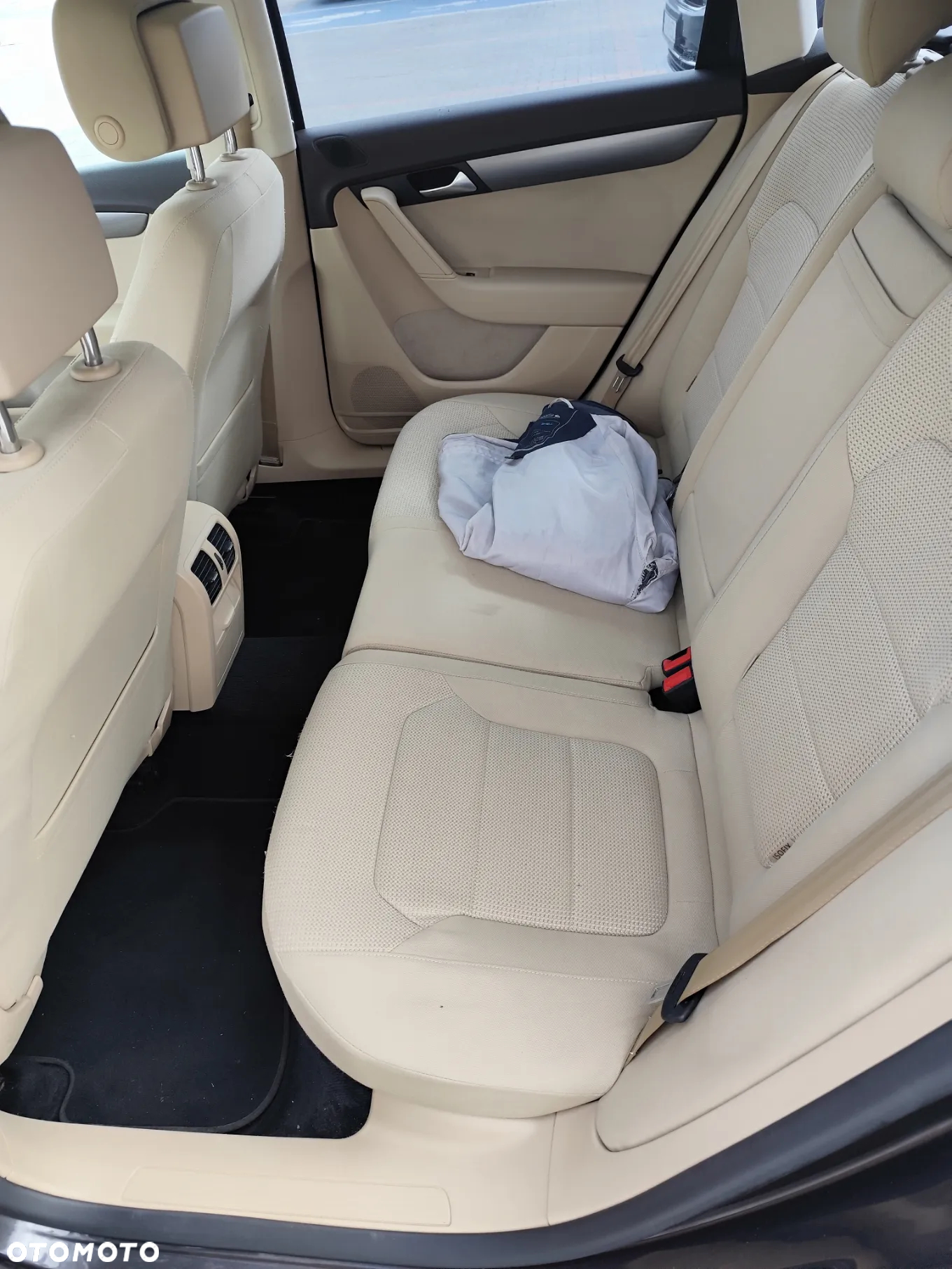 Volkswagen Passat 1.6 TDI DPF BlueMot Comfortline - 10