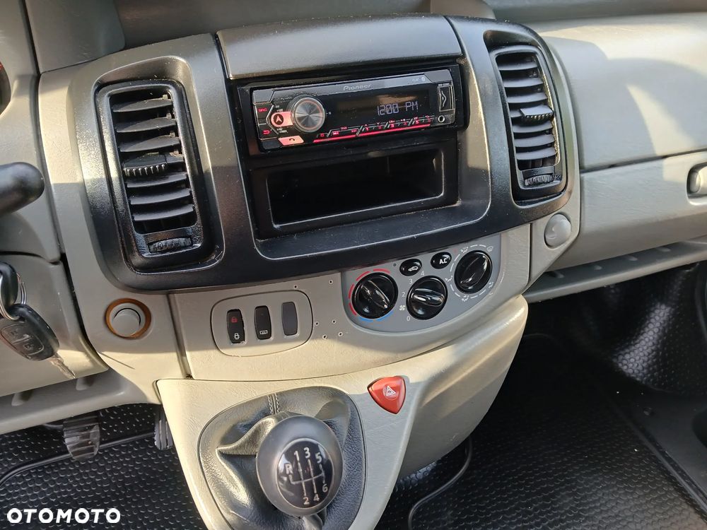 Opel VIVARO - 13
