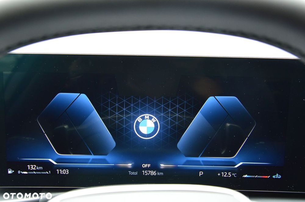 BMW Seria 3 318d mHEV - 29