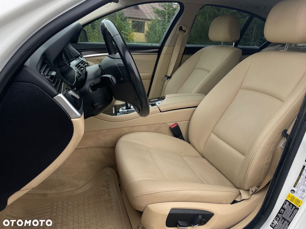 BMW Seria 5 528i xDrive Luxury Line - 5