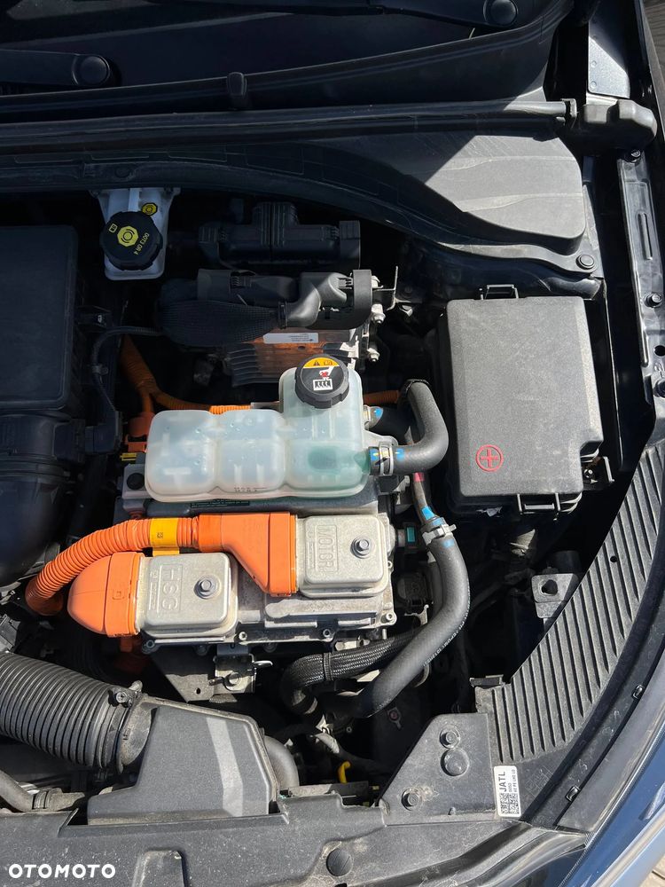 Hyundai IONIQ - 22