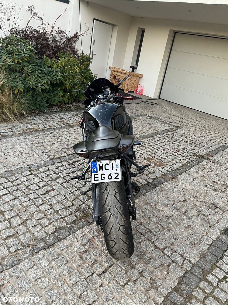 Suzuki GSX-R - 11