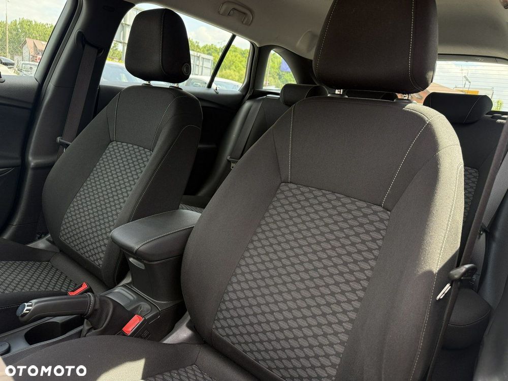 Opel Astra 1.2 T Edition S&S - 11