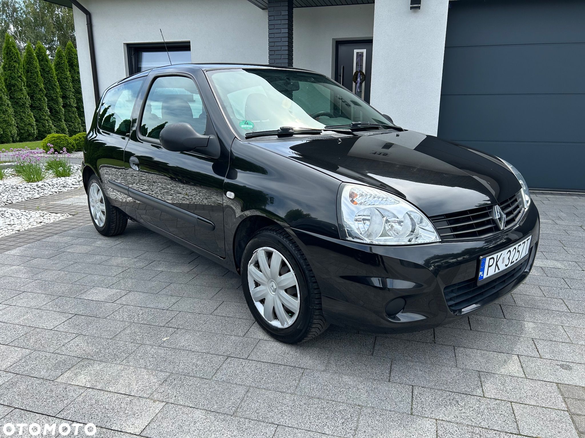 Renault Clio 1.2 16V Campus - 1