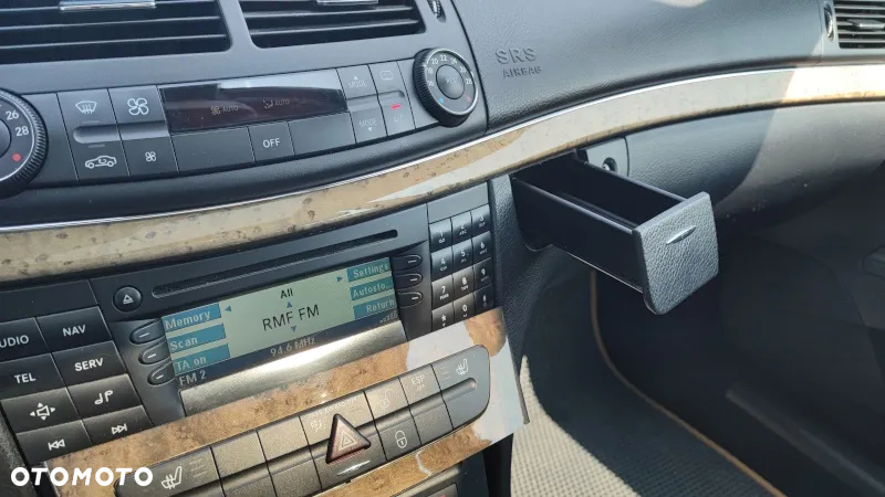 Mercedes-Benz Klasa E 200 T Kompressor Automatik Elegance - 19