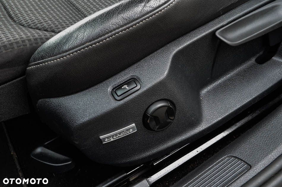 Volkswagen Golf Variant 2.0 TDI (BlueMotion Technology) DSG Highline - 25