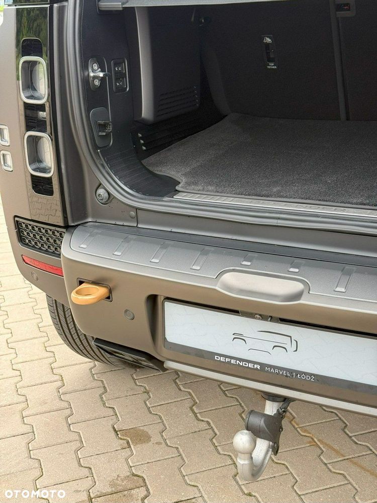 Land Rover Defender - 18