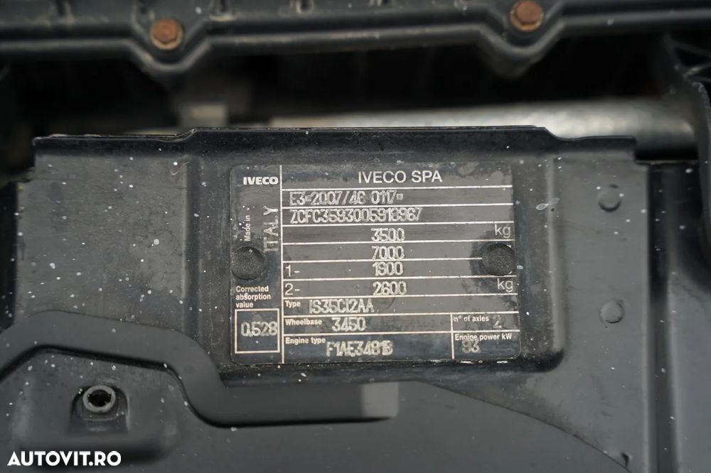Iveco DAILY 35-130 / BASCULANTĂ CU BENĂ DIN OȚEL (DESCĂRCARE SPATE) / CABINĂ DUBLĂ - 7 LOCURI / ROȚI SPATE DUBLE / MANUALĂ / IMPORT / - 38