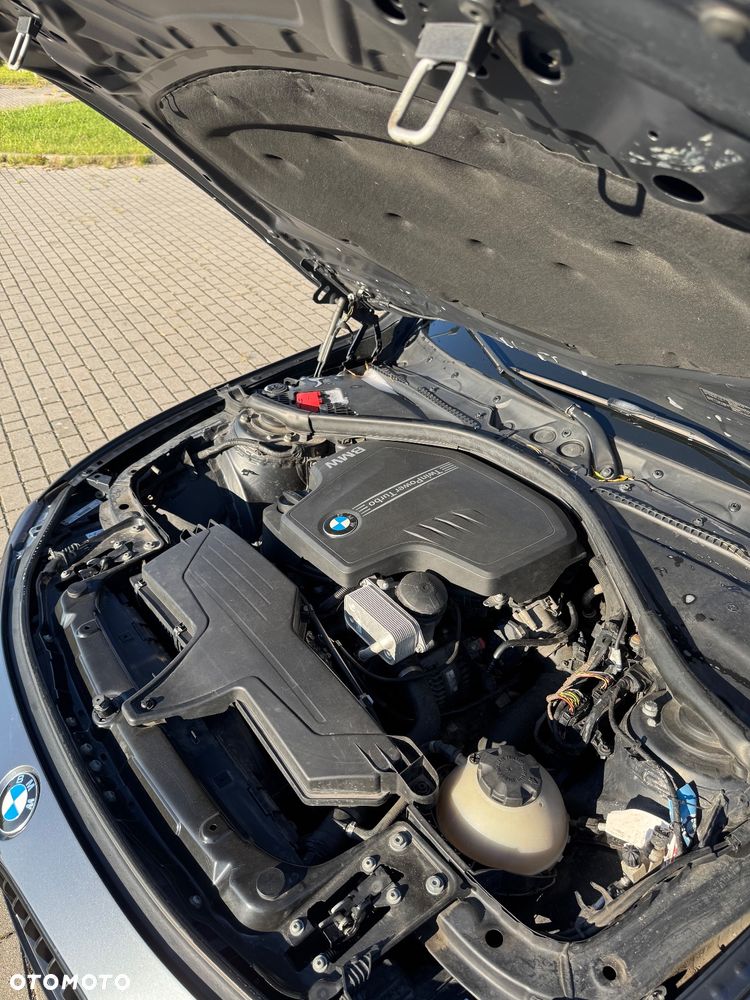 BMW Seria 3 328i Touring - 23