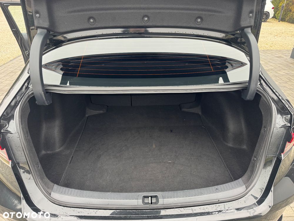 Toyota Corolla 1.8 Hybrid Comfort - 36