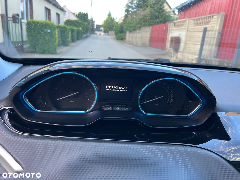 Peugeot 2008 BlueHDi 100 STOP & START Signature - 15