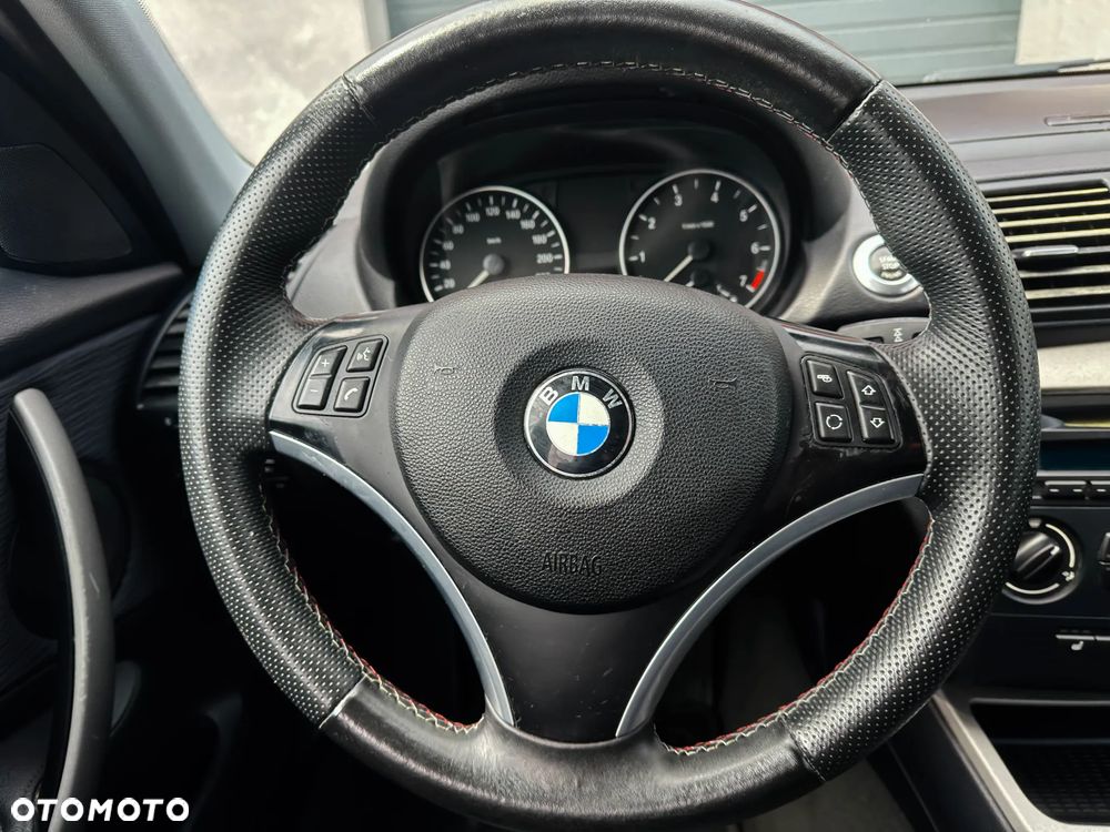 BMW Seria 1 116i - 32