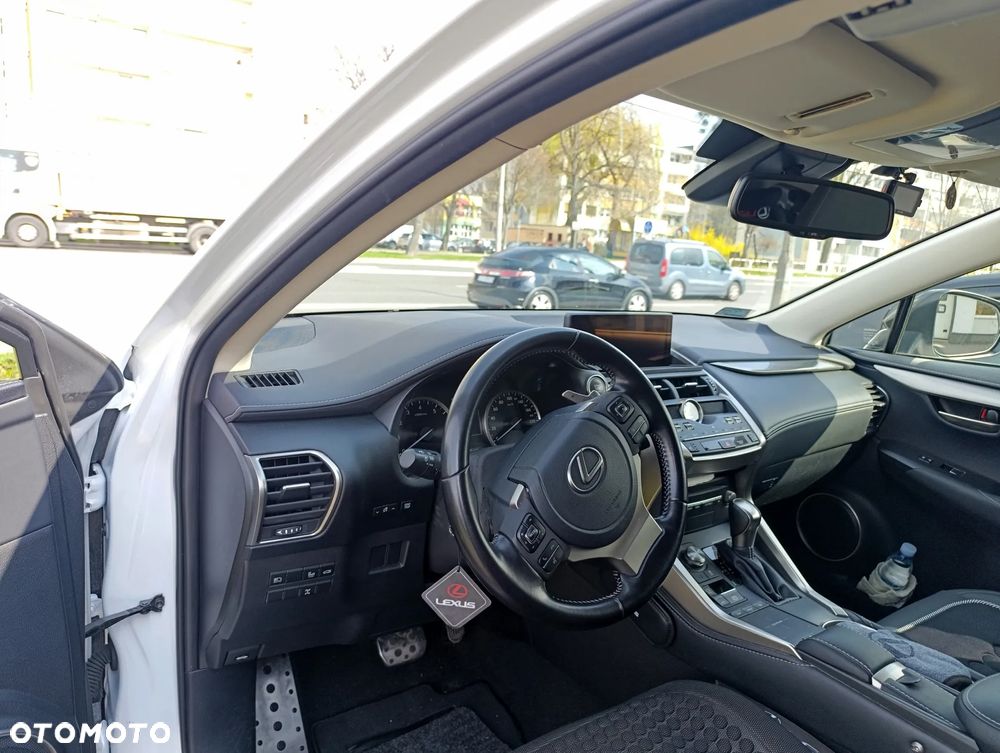 Lexus NX 300 F Impression AWD - 5