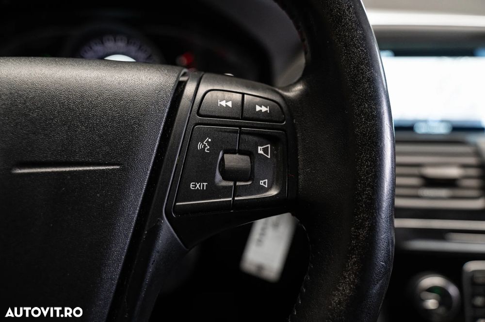 Volvo XC 60 D3 Geartronic Momentum - 19