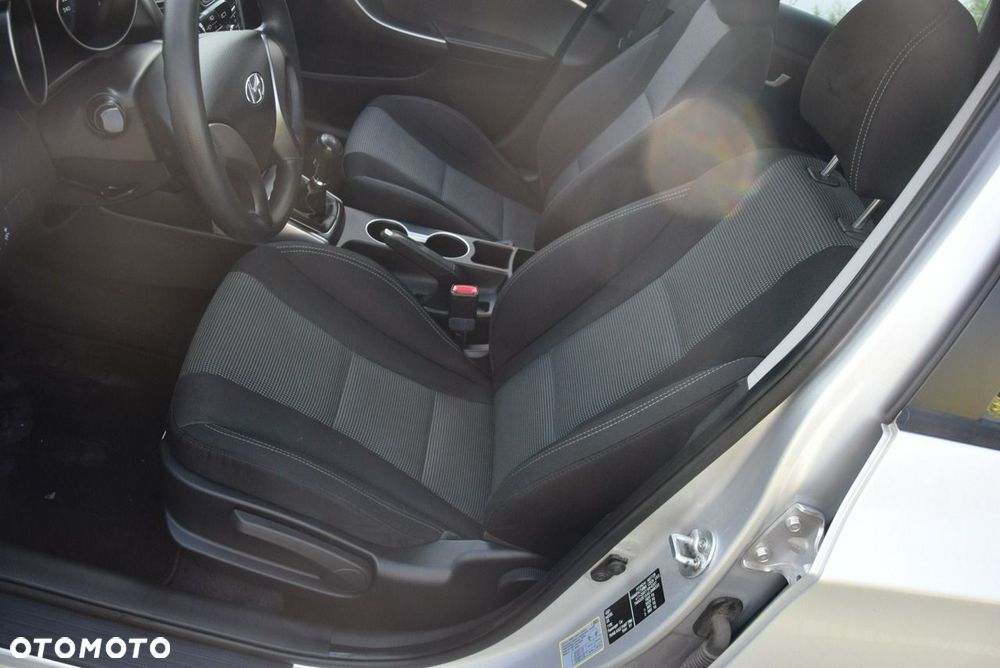 Hyundai i30 1.4 Classic + - 26
