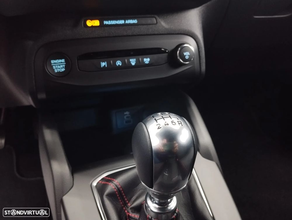 Ford Focus 1.0 EcoBoost MHEV ST-Line - 37