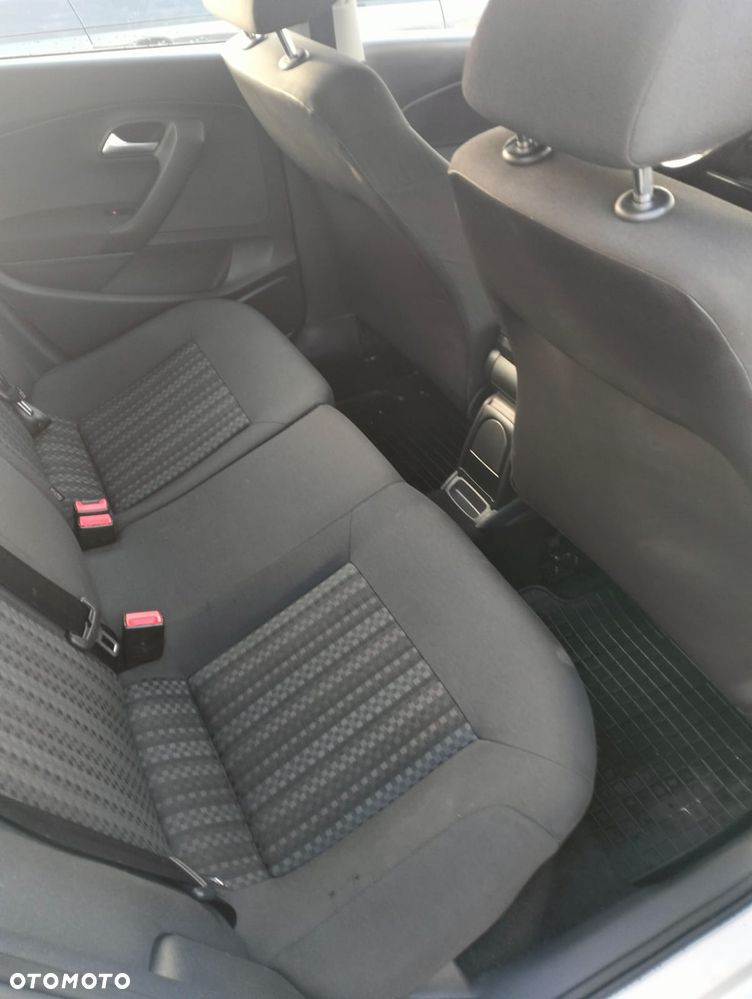 Volkswagen Polo 1.4 TDI (Blue Motion Technology) Comfortline - 10