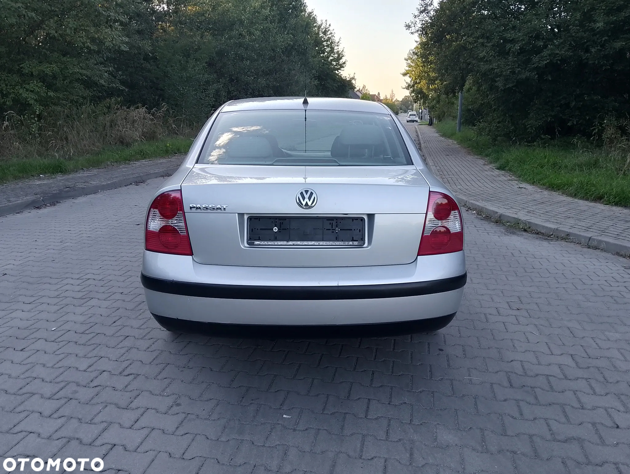 Volkswagen Passat 1.6 Basis - 5