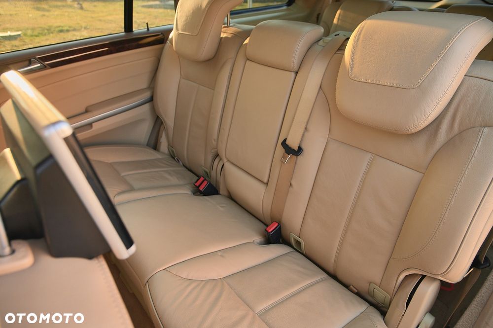 Mercedes-Benz GL 450 4Matic 7G-TRONIC - 30