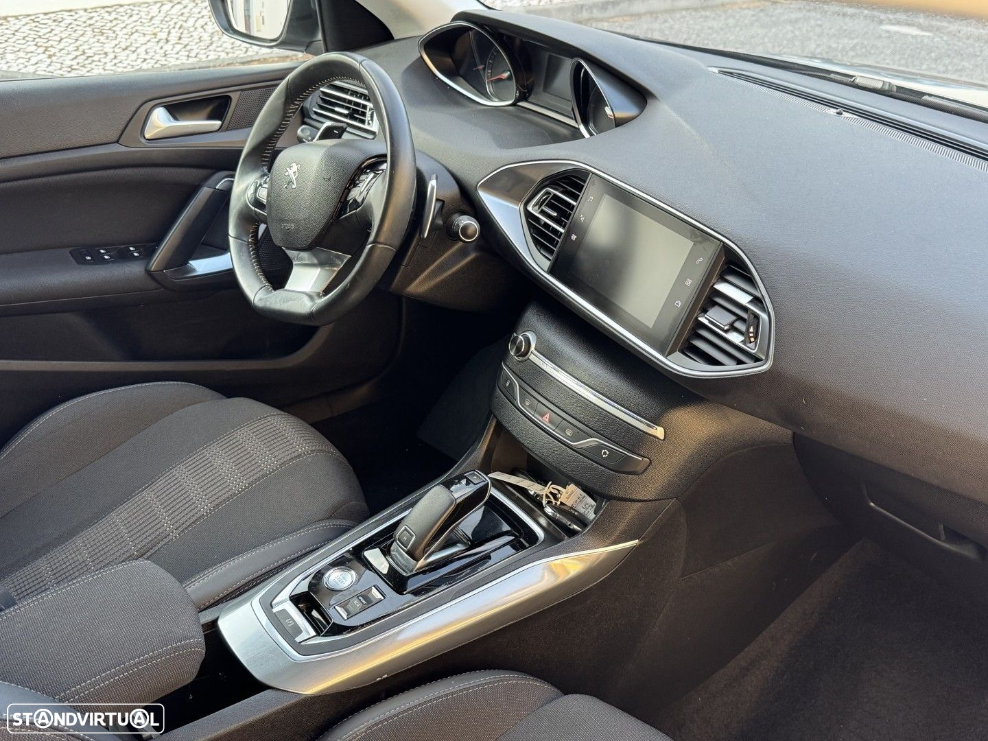 Peugeot 308 1.2 PureTech Allure EAT8 - 6