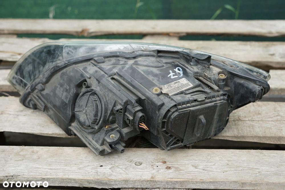 Lampa przód przedni prawa Audi Q7 4L 4L0991004C Anglik - 5