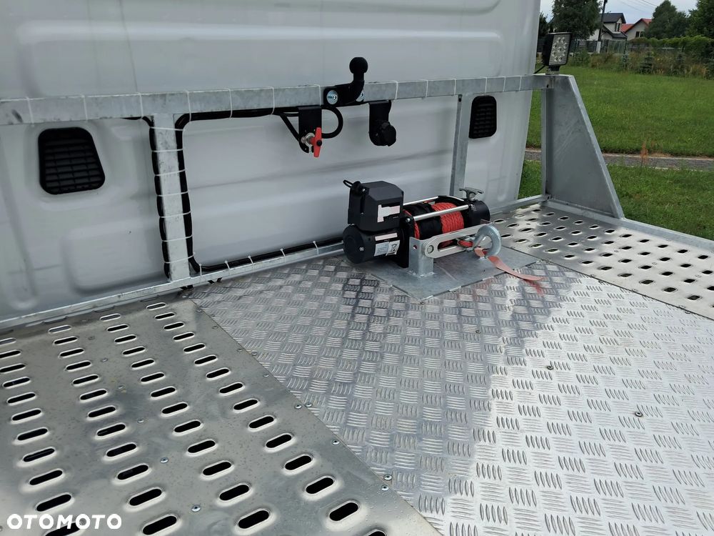 Iveco 35S18 3,0 180KM Nowa Laweta Salon Polska Super Stan 3,0 180 KM - 8