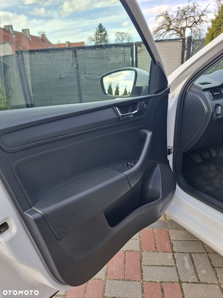 Skoda RAPID 1.0 TSI Active - 13