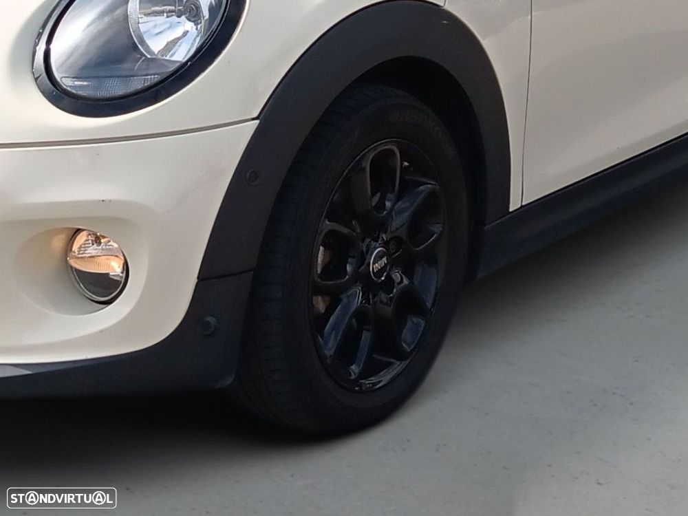 MINI 3 Portas Cooper D Auto - 4