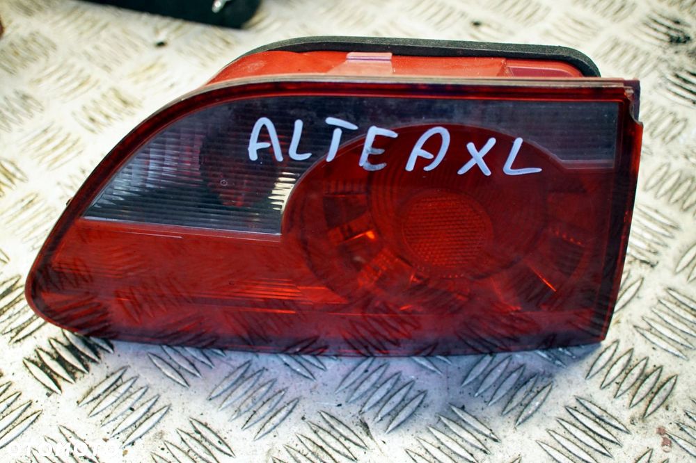 LAMPA TYLNA LEWA KLAPY BAGAŻNIKA ALTEA XL 5P8945093D SEAT 2006-2009 - 1