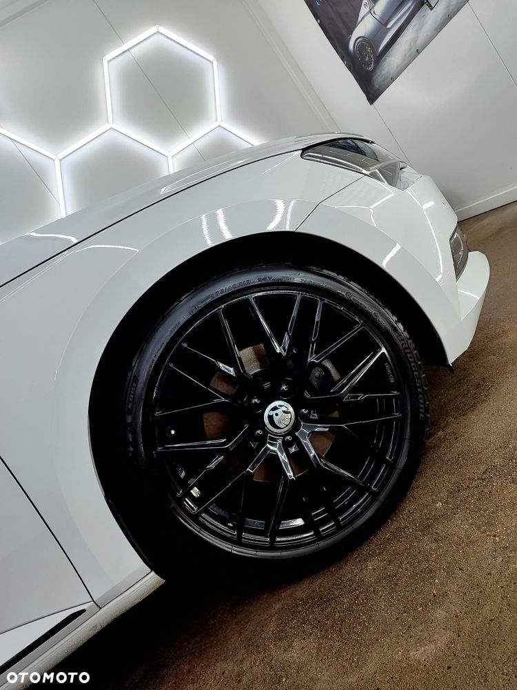 Skoda Superb 2.0 TDI 4x4 Sportline DSG - 23