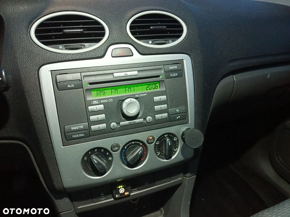 Ford Focus 1.6 16V Ambiente - 5