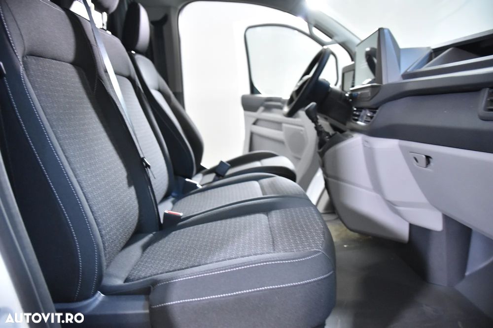 Ford Transit Custom Van - 10