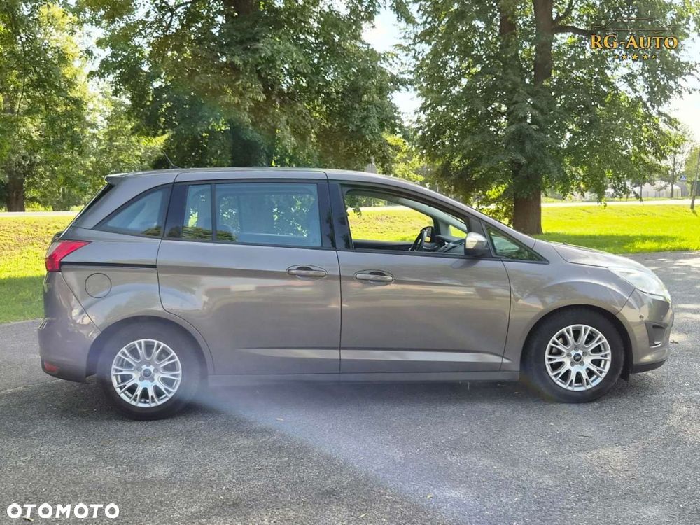 Ford Grand C-MAX - 12
