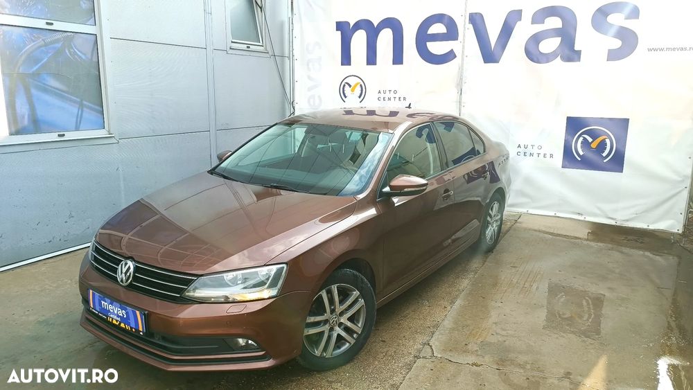 Volkswagen Jetta 2.0 TDI Comfortline - 6
