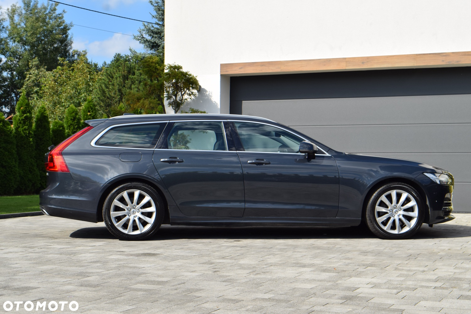 Volvo V90 T8 AWD Plug-In Hybrid Momentum Pro - 6
