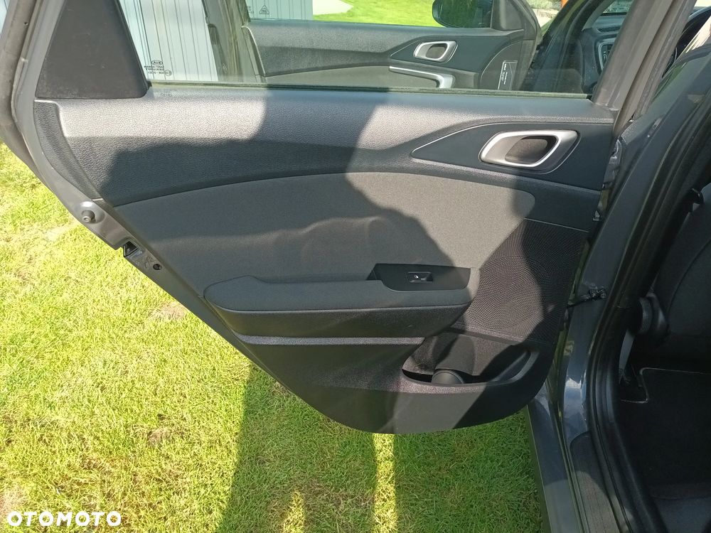 Kia Ceed - 14