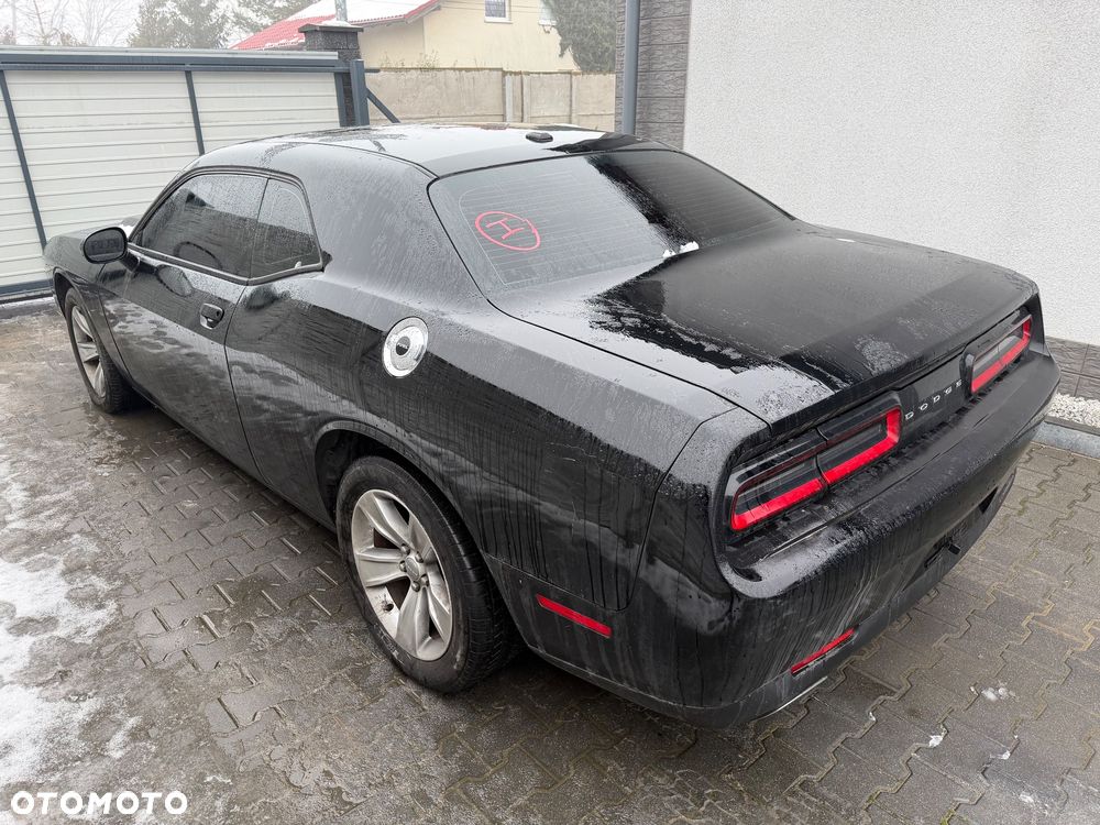 Dodge Challenger - 2